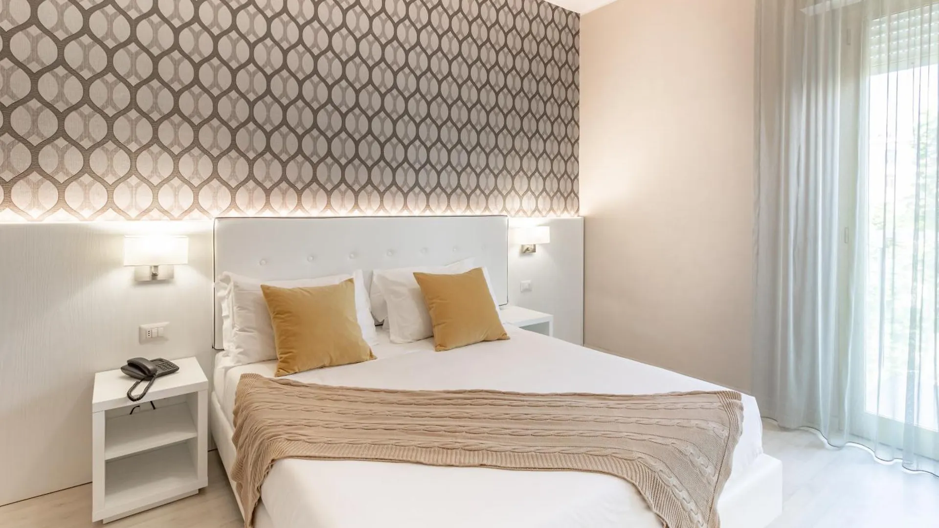 Hotel Biancamano Rimini 3*,