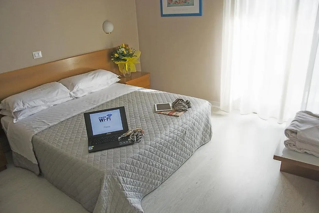Hotel Biancamano Rimini 3*,